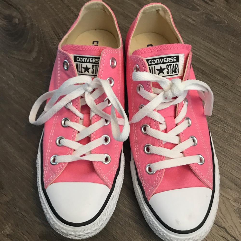 Converse all star chucks in pink size 8.5